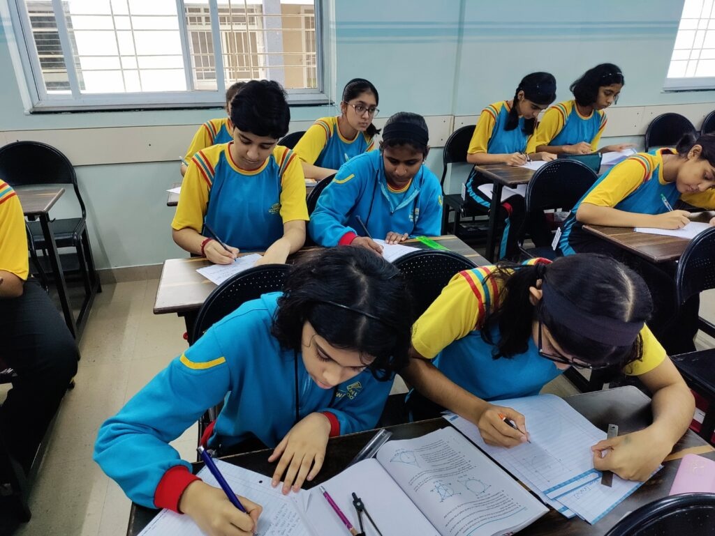 कोथरूड शिवाणे येथे सीबीएसई अॅडव्हान्स्ड शैक्षणिक